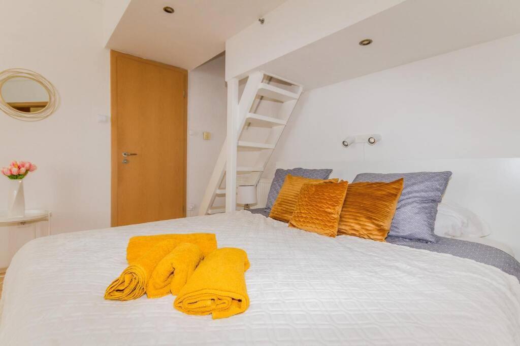 Trendy 2 Room Flat, Next To Corvin Mall Free Huge Garage! Ac,Dishwasher,Washmachine, Smart Tv Budapesta Exterior foto