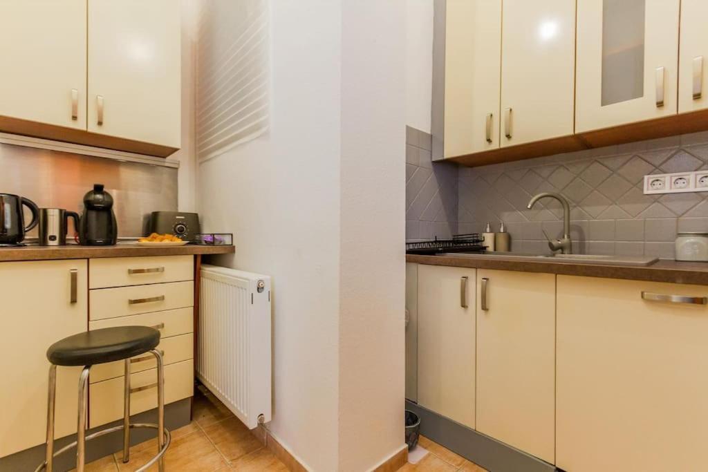 Trendy 2 Room Flat, Next To Corvin Mall Free Huge Garage! Ac,Dishwasher,Washmachine, Smart Tv Budapesta Exterior foto