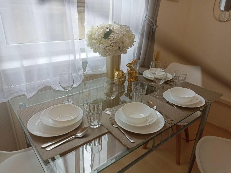 Trendy 2 Room Flat, Next To Corvin Mall Free Huge Garage! Ac,Dishwasher,Washmachine, Smart Tv Budapesta Exterior foto